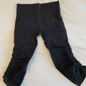 Lululemon In The Flow Crops (Size 2)